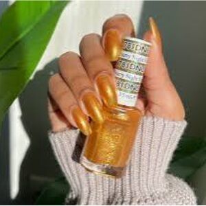 NIB DND STARRY NIGHT GOLD NAIL POLISH NEW